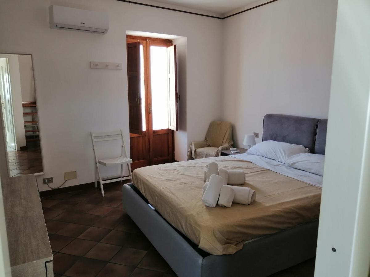 Una Stanza A Cefalù Exterior foto